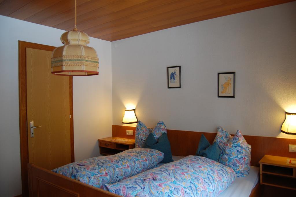 Haus Waldrast Appartement Elbigenalp Kamer foto