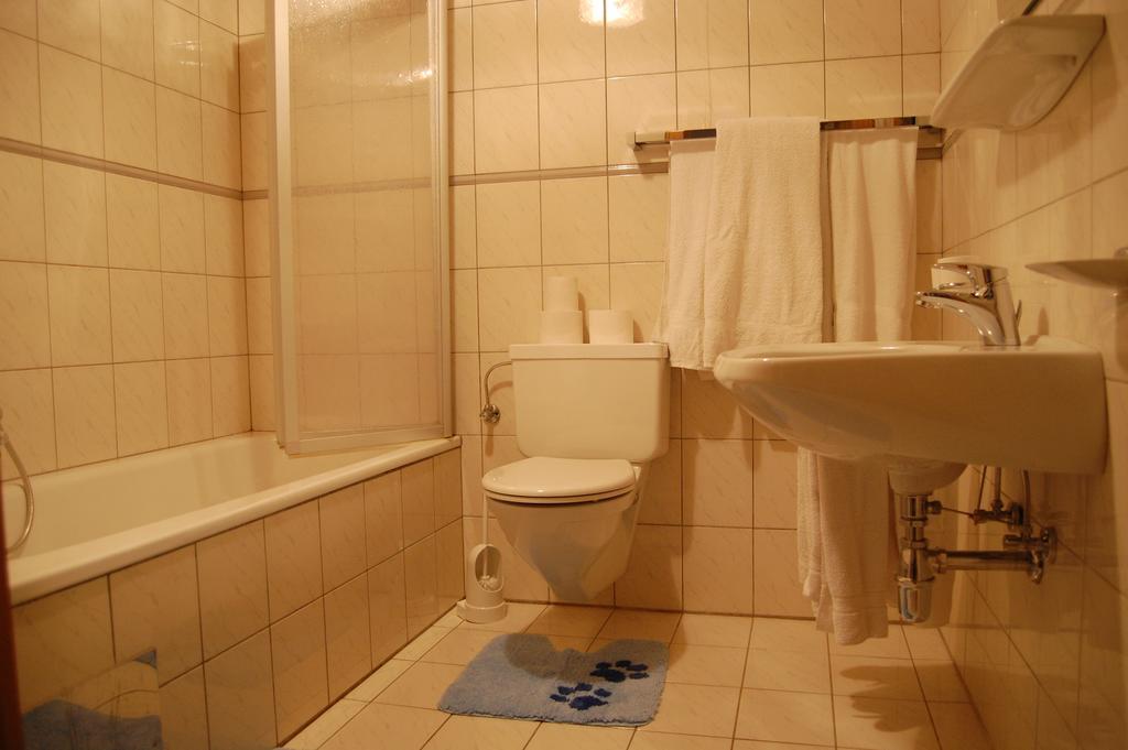 Haus Waldrast Appartement Elbigenalp Kamer foto