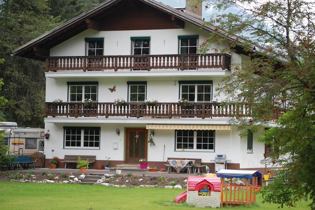 Haus Waldrast Appartement Elbigenalp Kamer foto