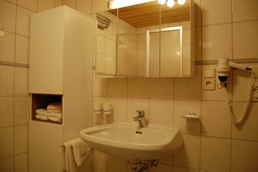 Haus Waldrast Appartement Elbigenalp Buitenkant foto