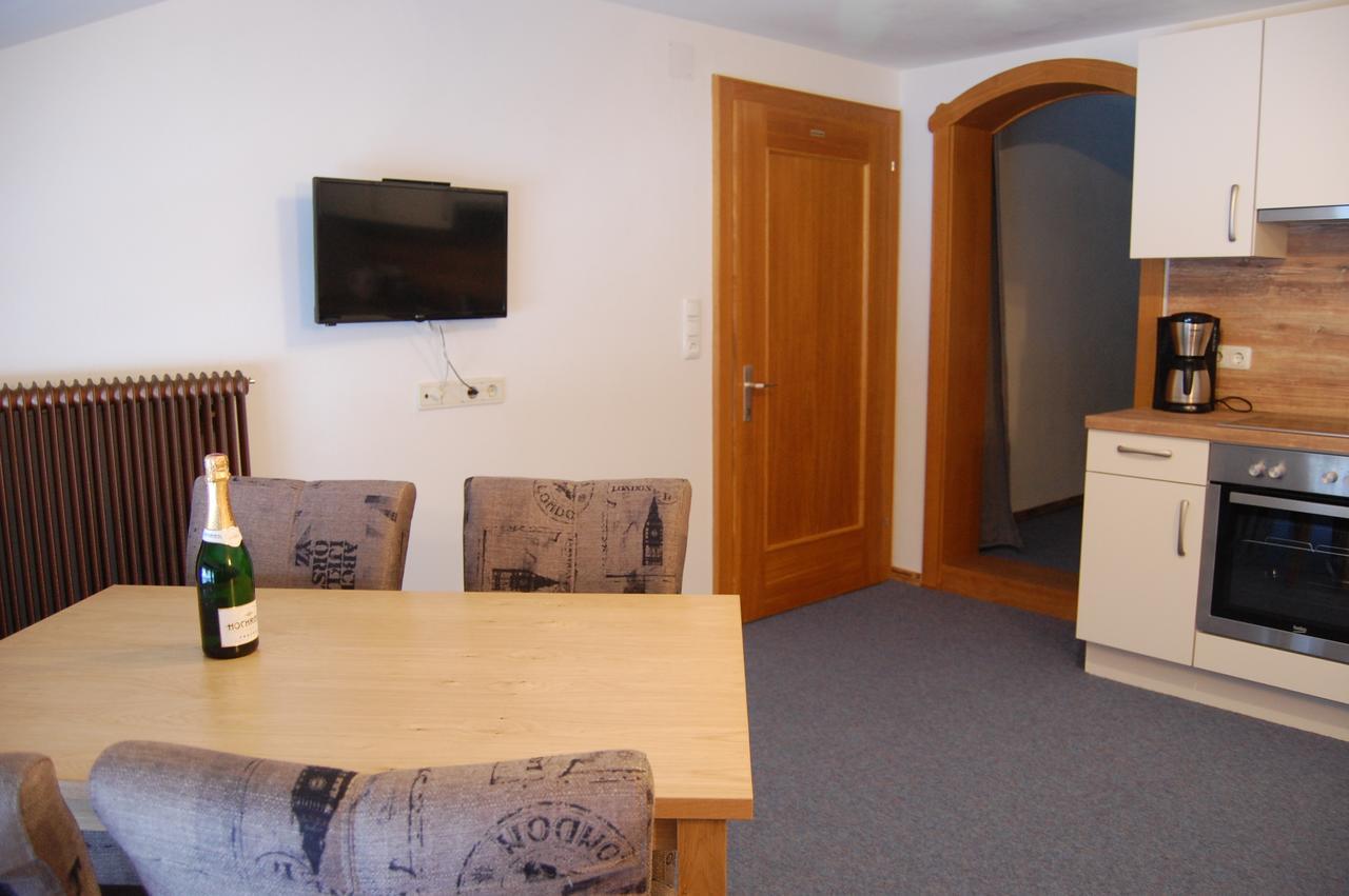 Haus Waldrast Appartement Elbigenalp Buitenkant foto